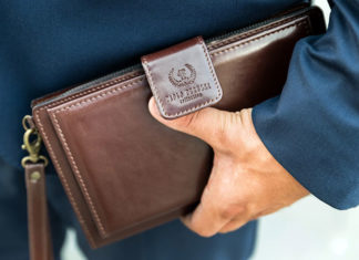 Stylowe i ponadczasowe czarne torebki ze skóry – jak je nosić? Stylowe i ponadczasowe czarne torebki ze skóry – jak je nosić?