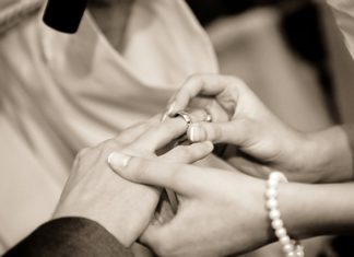 Złote, srebrne i tytanowe obrączki ślubne Złote, srebrne i tytanowe obrączki ślubne