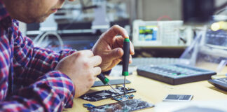 Naprawa telefonów Łódź - kiedy szukać pomocy w serwisie