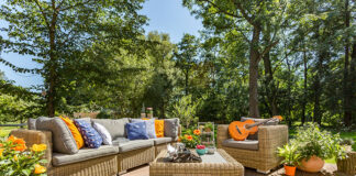 Myślisz o obiciu mebli ogrodowych