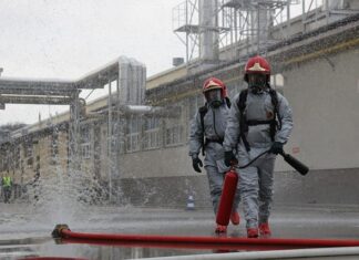 Co robi amoniak z włosami? Co robi amoniak z włosami?