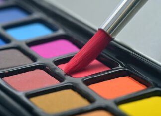 Jak malować usta kredką? Jak malować usta kredką?