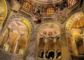 Jak się mówi do księdza na powitanie? Jak się mówi do księdza na powitanie?