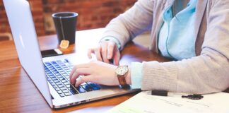 Jak przygotować projekt przypinki?