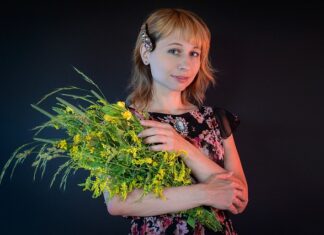 Jak pozbyć się żółtych plam na białych butach? Jak pozbyć się żółtych plam na białych butach?