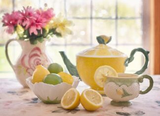 Czy cytryna zmiękcza pięty?