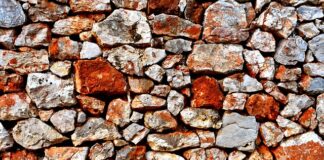 Co można zrobić z dużego kartonowego pudełka?