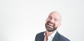 Kiedy się nosi czarny krawat?