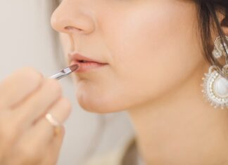 Jak dobrać szminkę do ust?