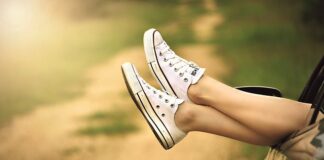 Czy trampki są modne 2023?