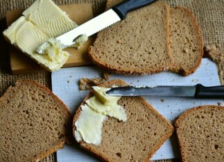 Czym smarować po wosku?